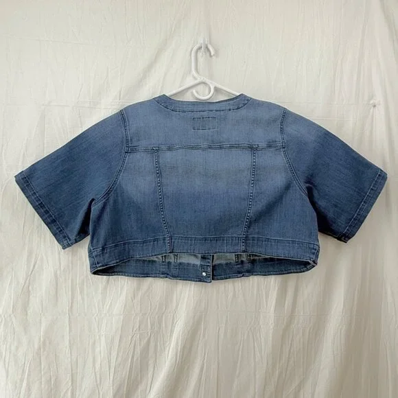 Torrid Crop Jacket Denim Women +3 Medium Wash Blue - Picture 2 of 8